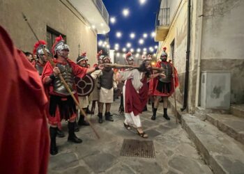 Strongoli, successo per la 12^ edizione della Passione Vivente